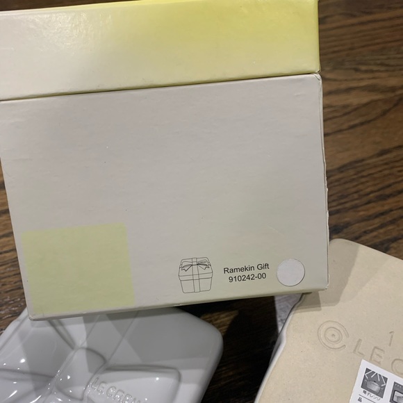 New Le Creuset White Gift Box Ramekin - Picture 5 of 9